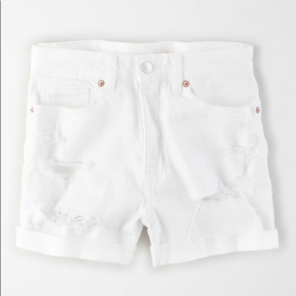 American Eagle Size 6 White Shorts🌟🌸